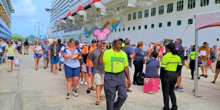More than 11-thousand cruise passengers and crew members arrive on Saturday