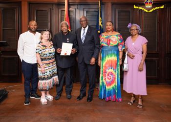 Dr. Knolly Hill receives GG’s Faithful and Meritorious Award