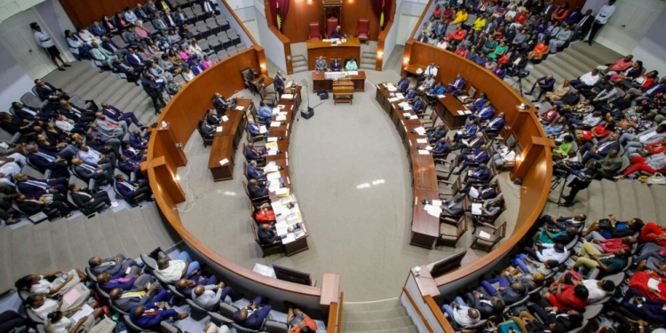 The House of Representatives approves increases in vehicle licence fees