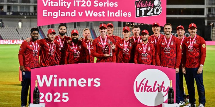 England complete 3-0 series sweep with win in third T20I