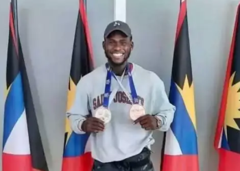 Injured police officer Travon Giddings loses his right leg