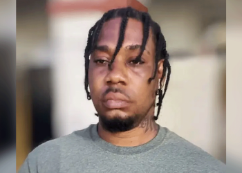 Wayne Thomas surrenders to police