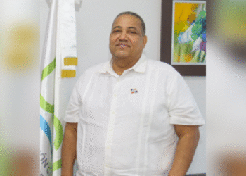 DR official discusses critical issues with the Chief Immigration Officer