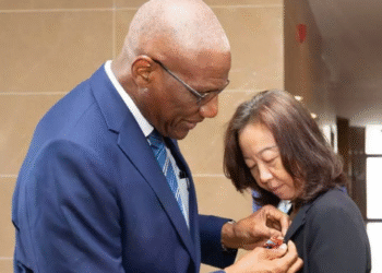 Outgoing Chinese Ambassador Zhang Yanling receives Governor General’s Meritorious Award