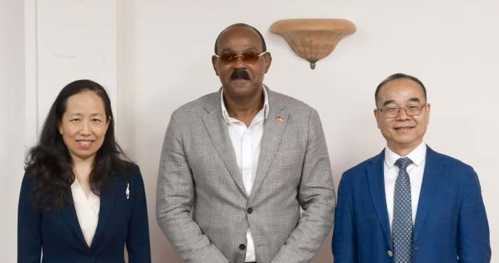 China undertakes to help Antigua and Barbuda further develops its health sector