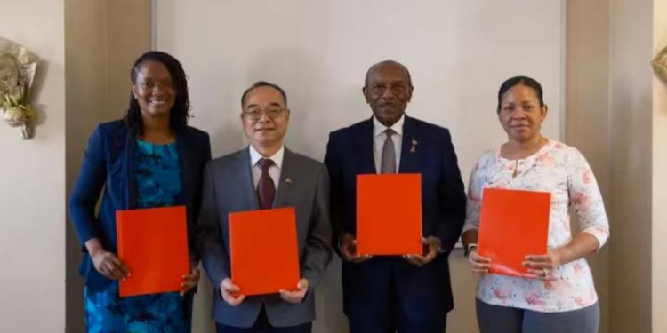 Delegation from the Caribbean Studies Center of Hangzhou Normal University Deepens Medical Cooperation with Antigua and Barbuda
