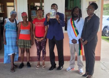 Terri London and her team make critical donation to Bendals Primary School