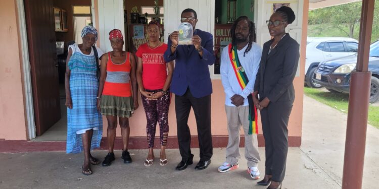 Terri London and her team make critical donation to Bendals Primary School